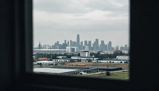 ai提示词剧情大全免费观看:两种做法对比与选择